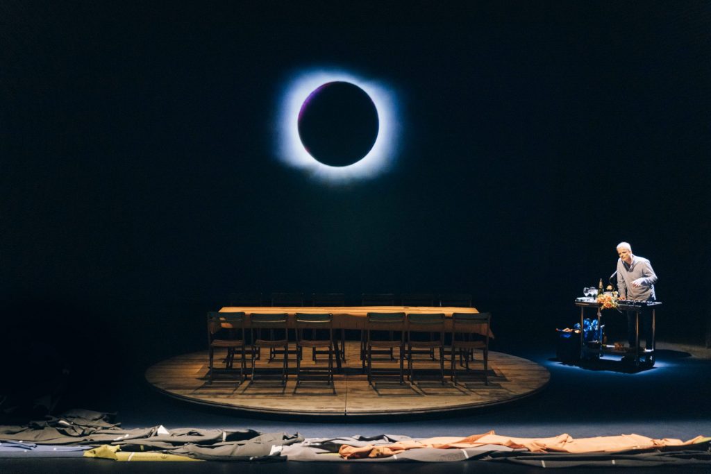 culturapress.es FETALE inaugura su 27 edición con Los cuerdos de atar y ‘Eclipse total’, de la compañía valenciana Pont Flotant EclipsiTotal_©NereaColl_020-scaled-1-1024x683